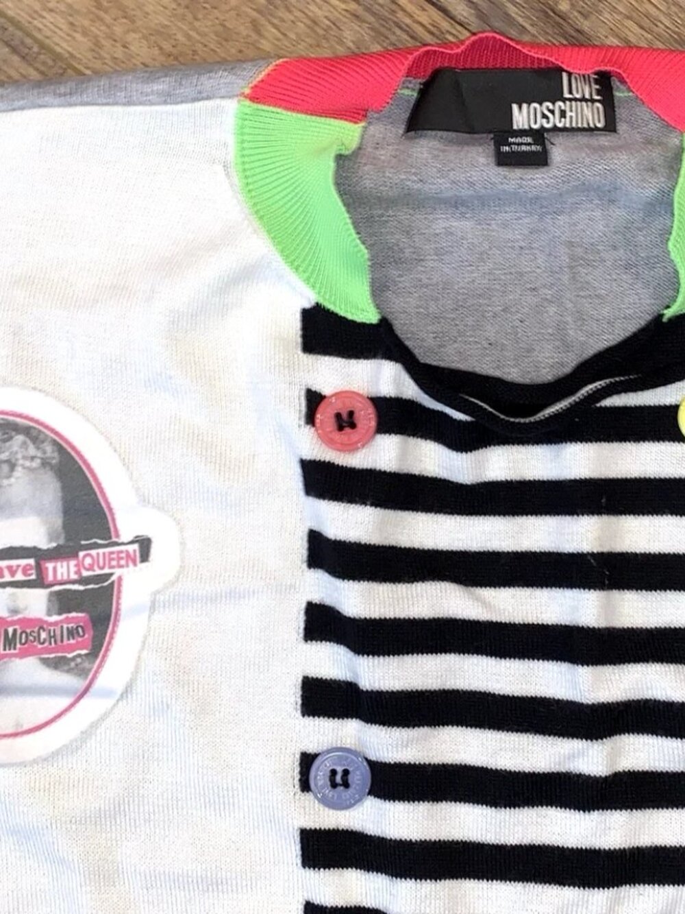 LOVE MOSCHINO Punk Love SAVE THE QUEEN Patch CROP TOP Neon B&W Striped Sweater L - Picture 2 of 5